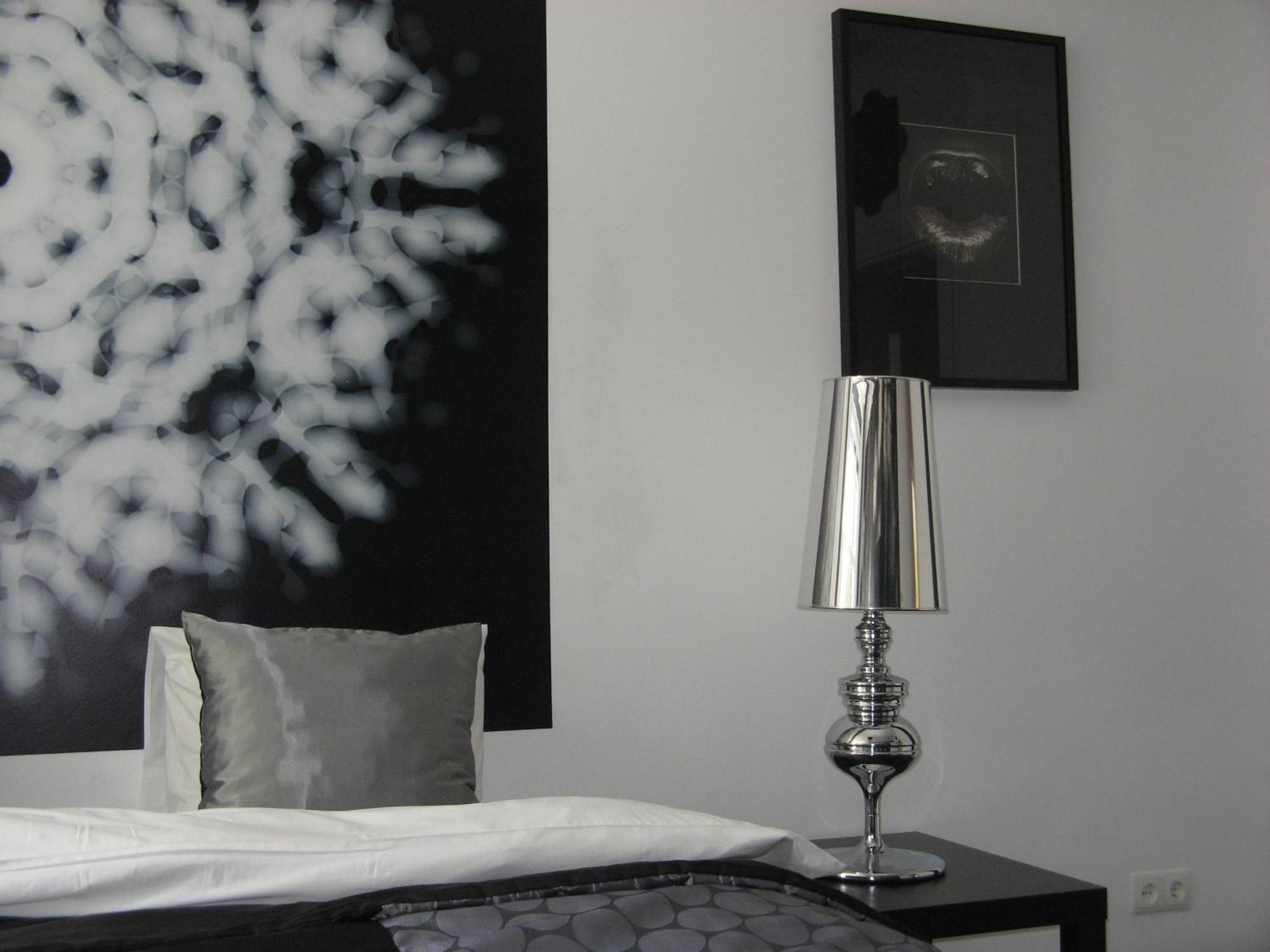 Apartment Artrooms *